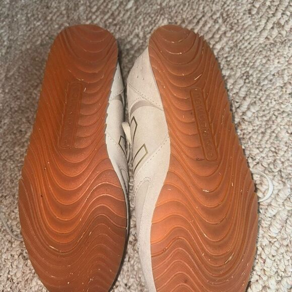 Womens New Balance 555‎ Beige Sneakers- Running Walking Casual size 9.5 - Picture 4 of 7